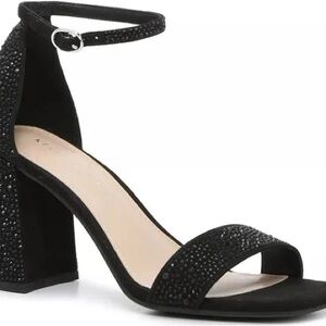 Kelly & Katie Black Elegant Block Heels